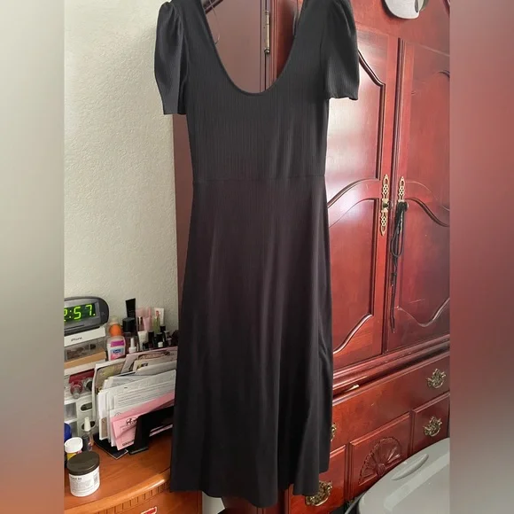 knee length dresses for ladies Zara Short Puff Sleeve Round Neck Cut Out A-Line Midi Dress Green Smal   Baystate Boutique & Consignment